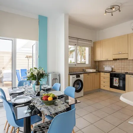 Vitamin Blue Villa *