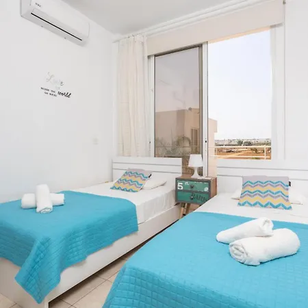 Vila Vitamin Blue Protaras