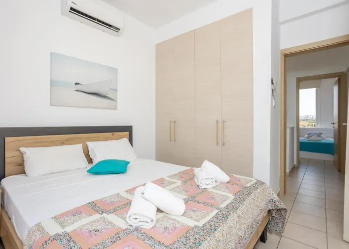 Vitamin Blue Βίλα Πρωταράς